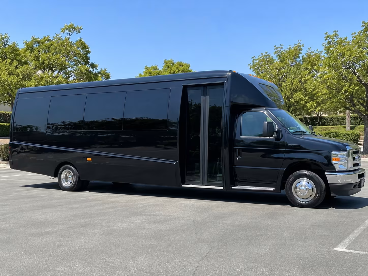 corporate minibus rentals between toledo offices and utoledo
