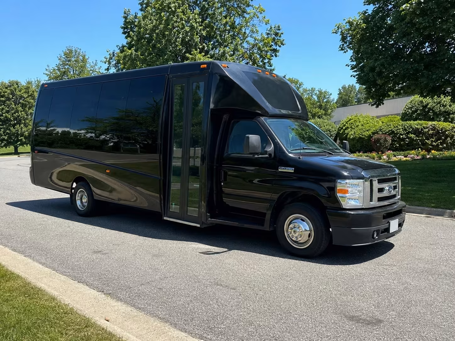party buses for toledo zoo amphitheater concerts
