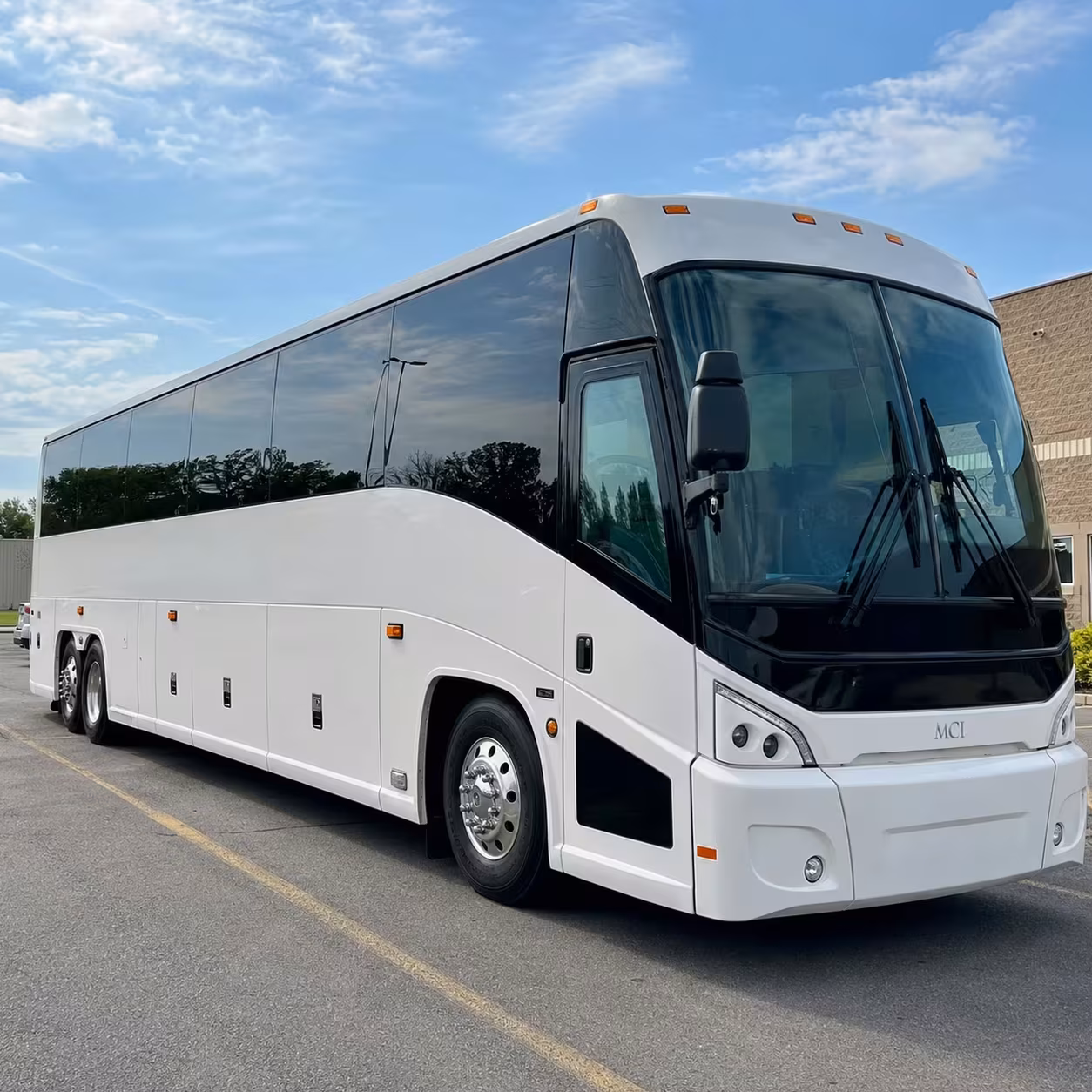 toledo employee shuttle buses for daily commutes